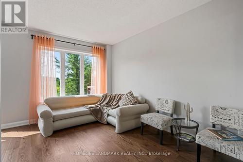 99 Collin Court, Richmond Hill (Jefferson), ON - Indoor Photo Showing Living Room