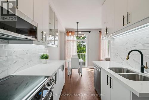 99 Collin Court, Richmond Hill (Jefferson), ON - Indoor Photo Showing Kitchen With Double Sink With Upgraded Kitchen