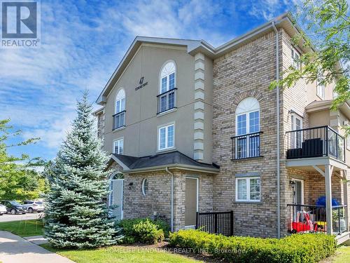 7 - 47 Ferndale Drive S, Barrie (Ardagh), ON - Outdoor With Facade