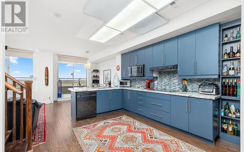 Ph14 - 1060 Sheppard Avenue W, Toronto (York University Heights), ON - Indoor Photo Showing Kitchen With Upgraded Kitchen