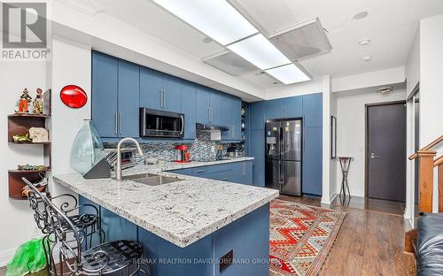 Ph14 - 1060 Sheppard Avenue W, Toronto (York University Heights), ON - Indoor Photo Showing Kitchen With Double Sink With Upgraded Kitchen