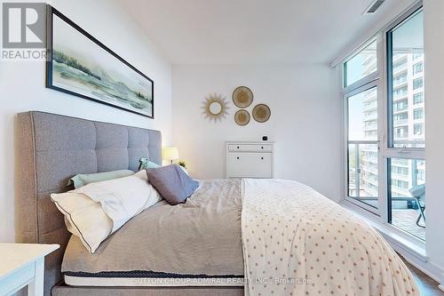 907 - 1486 Bathurst Street, Toronto (Humewood-Cedarvale), ON - Indoor Photo Showing Bedroom