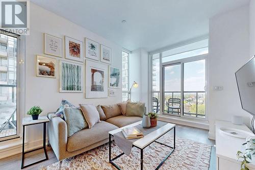 907 - 1486 Bathurst Street, Toronto (Humewood-Cedarvale), ON - Indoor Photo Showing Living Room