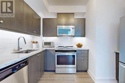 907 - 1486 Bathurst Street, Toronto (Humewood-Cedarvale), ON - Indoor Photo Showing Kitchen With Stainless Steel Kitchen With Upgraded Kitchen