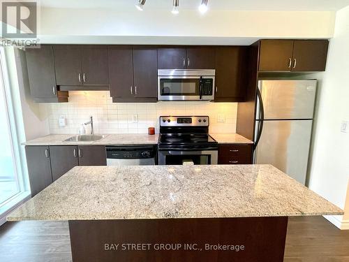 402 - 27 Rean Drive, Toronto (Bayview Village), ON - Indoor Photo Showing Kitchen With Upgraded Kitchen