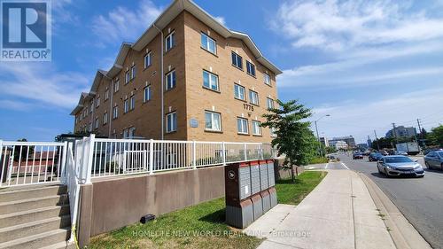 104 - 1775 Markham Road, Toronto (Malvern), ON - Outdoor