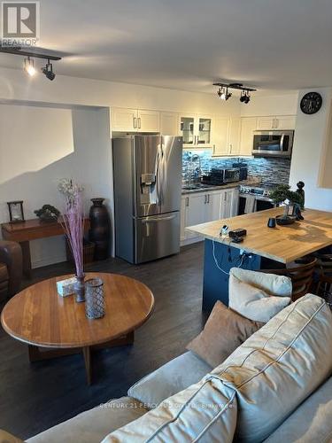 418 - 454 Centre Street S, Oshawa (Central), ON - Indoor Photo Showing Kitchen With Double Sink