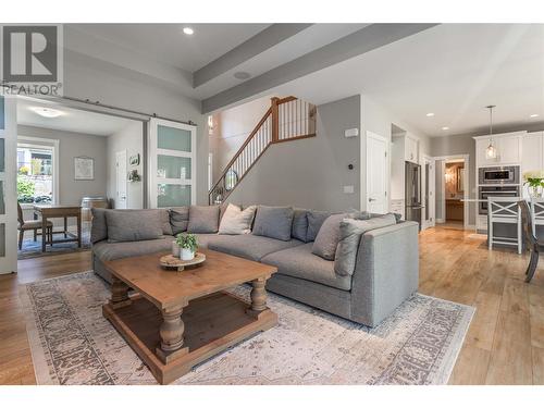 49 Forest Edge Drive, Kelowna, BC - Indoor Photo Showing Living Room