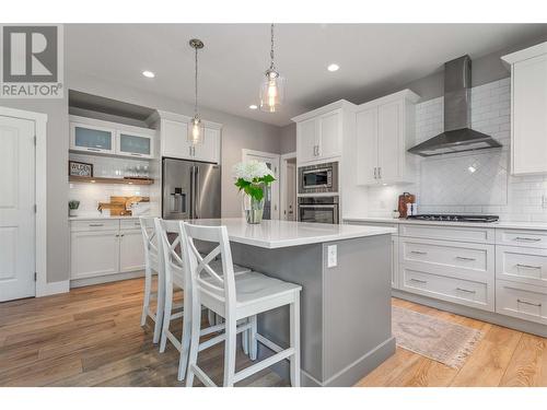 49 Forest Edge Drive, Kelowna, BC - Indoor Photo Showing Kitchen With Upgraded Kitchen