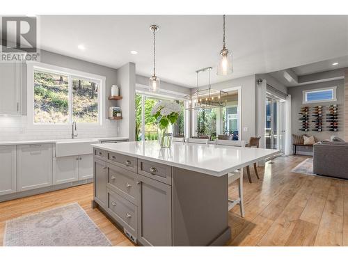 49 Forest Edge Drive, Kelowna, BC - Indoor Photo Showing Kitchen With Upgraded Kitchen