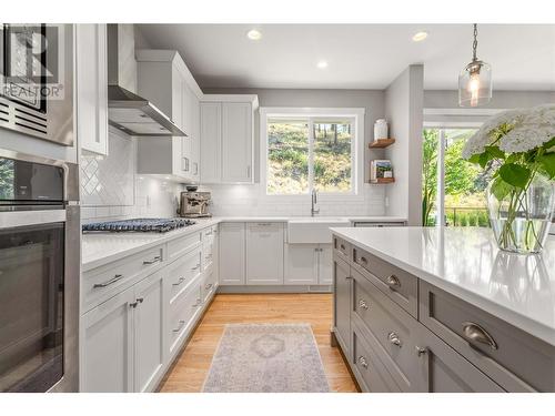 49 Forest Edge Drive, Kelowna, BC - Indoor Photo Showing Kitchen With Upgraded Kitchen