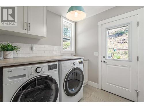 49 Forest Edge Drive, Kelowna, BC - Indoor Photo Showing Laundry Room