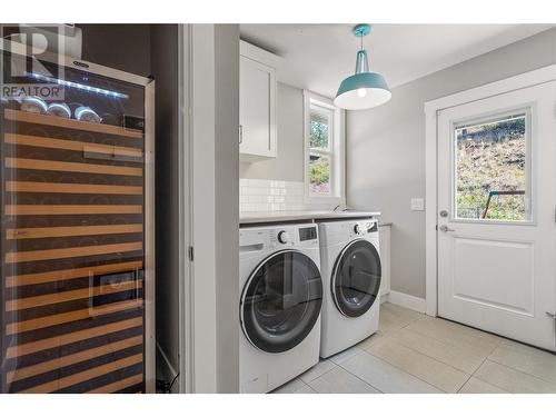 49 Forest Edge Drive, Kelowna, BC - Indoor Photo Showing Laundry Room