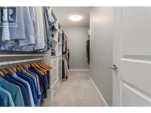 49 Forest Edge Drive, Kelowna, BC - Indoor With Storage