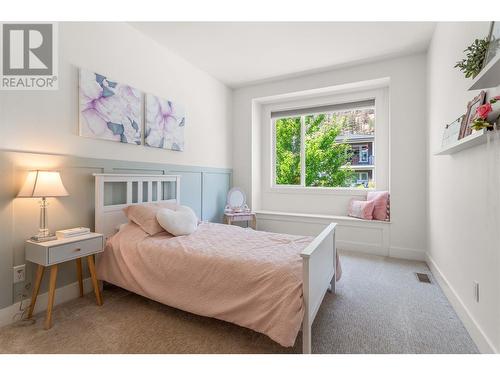 49 Forest Edge Drive, Kelowna, BC - Indoor Photo Showing Bedroom