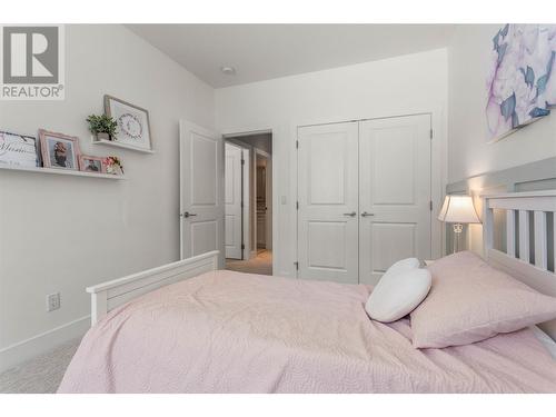 49 Forest Edge Drive, Kelowna, BC - Indoor Photo Showing Bedroom