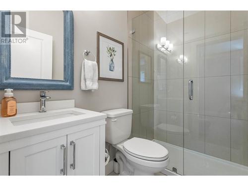 49 Forest Edge Drive, Kelowna, BC - Indoor Photo Showing Bathroom