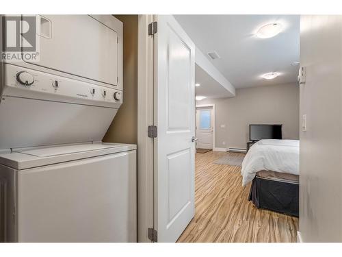 49 Forest Edge Drive, Kelowna, BC - Indoor Photo Showing Laundry Room