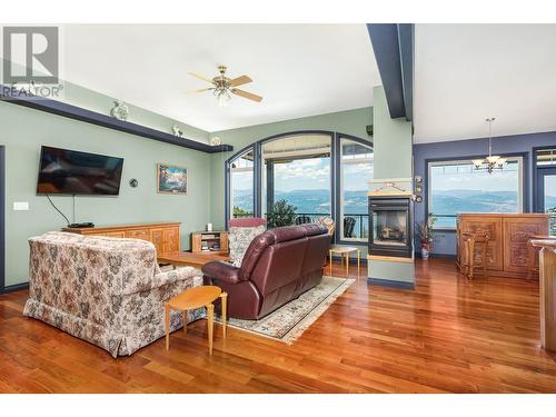 9265 Kokanee Road, Vernon, BC - Indoor Photo Showing Living Room With Fireplace