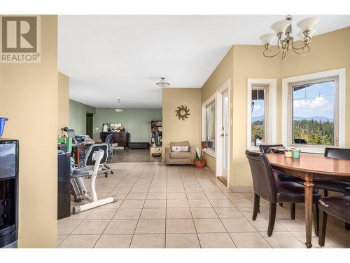 9265 Kokanee Road, Vernon, BC - Indoor Photo Showing Dining Room