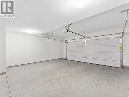 307 Glen Park Drive Unit# 2, Kelowna, BC - Indoor Photo Showing Garage