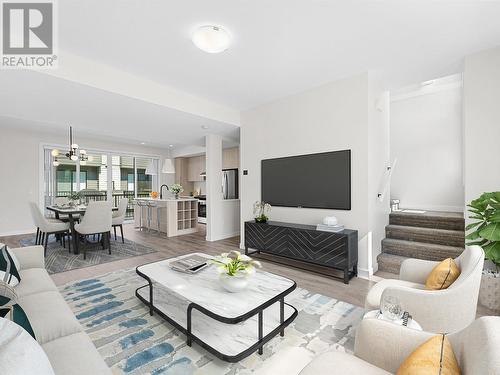 307 Glen Park Drive Unit# 2, Kelowna, BC - Indoor Photo Showing Living Room