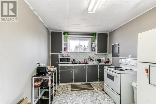 301 Albert Street, Espanola, ON - Indoor Photo Showing Kitchen