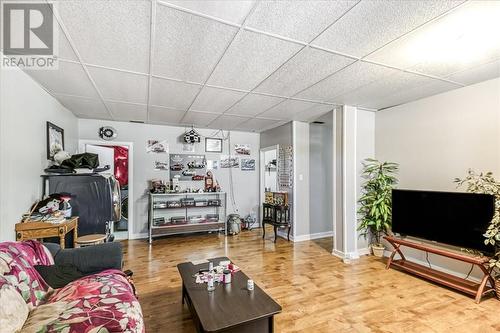 301 Albert Street, Espanola, ON - Indoor Photo Showing Living Room