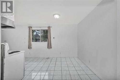 3010 Peace Court, Windsor, ON - Indoor Photo Showing Laundry Room