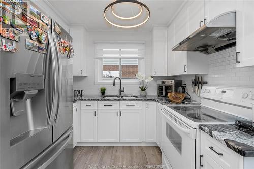 1278 Aire Place, Windsor, ON - Indoor Photo Showing Kitchen