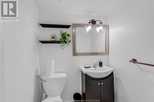 1278 Aire Place, Windsor, ON - Indoor Photo Showing Bathroom