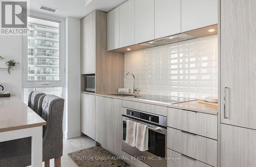 1707 - 70 Annie Craig Drive, Toronto, ON - Indoor Photo Showing Kitchen