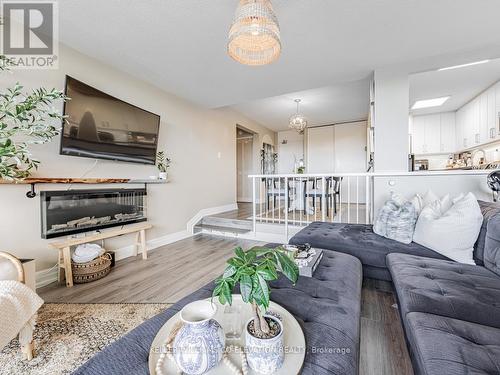 1608 - 260 Scarlett Road, Toronto (Rockcliffe-Smythe), ON - Indoor Photo Showing Living Room