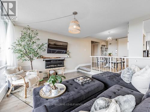 1608 - 260 Scarlett Road, Toronto (Rockcliffe-Smythe), ON - Indoor Photo Showing Living Room