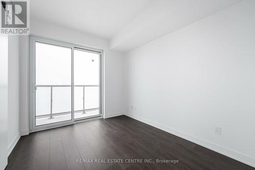 1703 - 370 Martha Street, Burlington (Brant), ON - Indoor Photo Showing Other Room