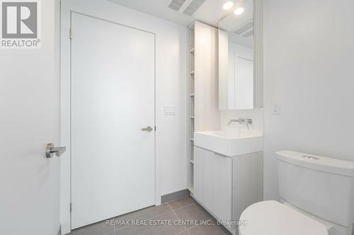 1703 - 370 Martha Street, Burlington (Brant), ON - Indoor Photo Showing Bathroom