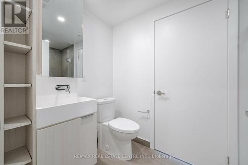 1703 - 370 Martha Street, Burlington (Brant), ON - Indoor Photo Showing Bathroom