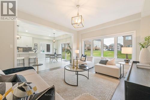 1350 Stevens Road, Innisfil (Alcona), ON - Indoor Photo Showing Living Room