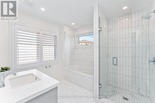 739 Nashville Road, Vaughan, ON - Indoor Photo Showing Bathroom