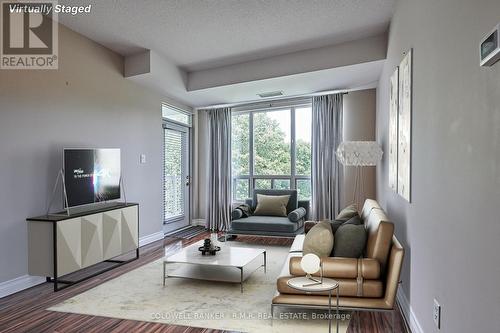 524 - 900 Bogart Mill Trail, Newmarket (Gorham-College Manor), ON - Indoor Photo Showing Living Room