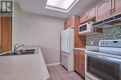 524 - 900 Bogart Mill Trail, Newmarket (Gorham-College Manor), ON - Indoor Photo Showing Kitchen With Double Sink