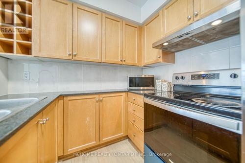 3401 - 210 Victoria Street, Toronto (Church-Yonge Corridor), ON - Indoor Photo Showing Kitchen