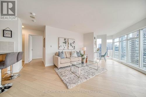 3401 - 210 Victoria Street, Toronto (Church-Yonge Corridor), ON - Indoor Photo Showing Living Room