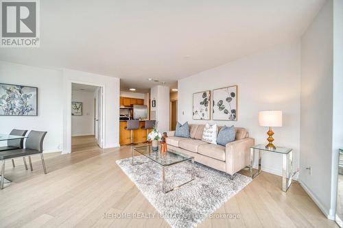 3401 - 210 Victoria Street, Toronto (Church-Yonge Corridor), ON - Indoor Photo Showing Living Room