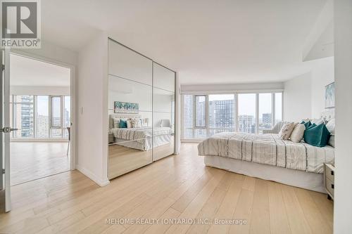 3401 - 210 Victoria Street, Toronto (Church-Yonge Corridor), ON - Indoor Photo Showing Bedroom