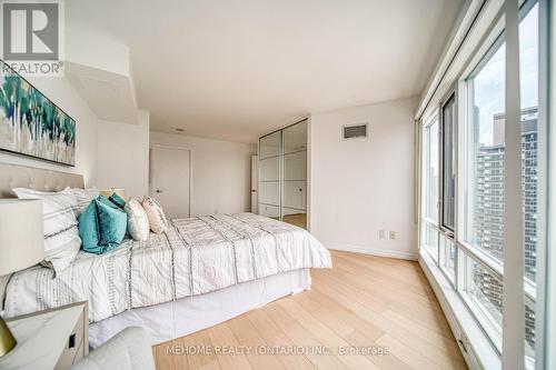 3401 - 210 Victoria Street, Toronto (Church-Yonge Corridor), ON - Indoor Photo Showing Bedroom