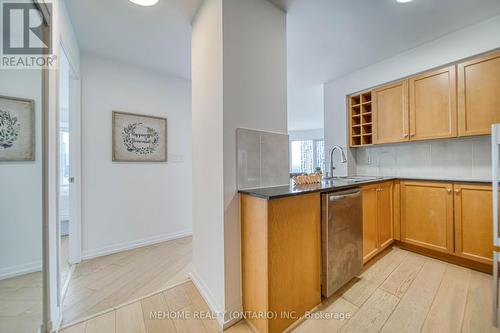 3401 - 210 Victoria Street, Toronto (Church-Yonge Corridor), ON - Indoor Photo Showing Kitchen