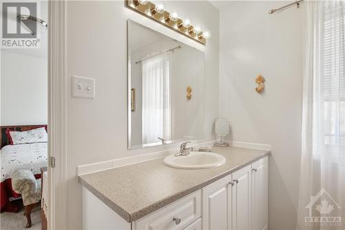 618 Beatrice Drive, Ottawa, ON - Indoor Photo Showing Bathroom