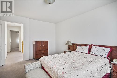 618 Beatrice Drive, Ottawa, ON - Indoor Photo Showing Bedroom