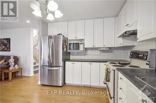 618 Beatrice Drive, Ottawa, ON - Indoor Photo Showing Kitchen